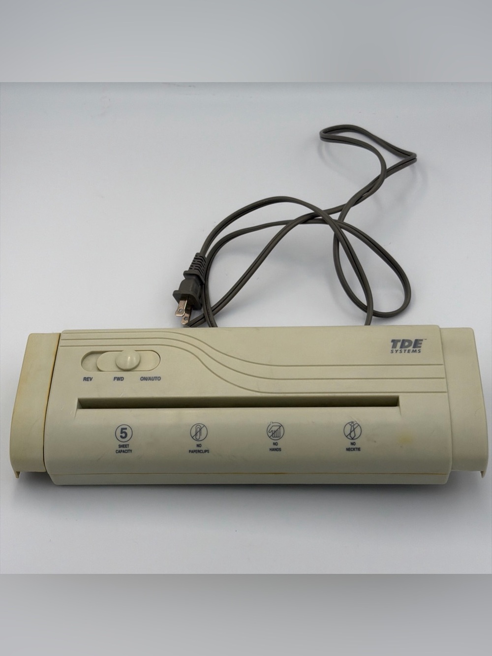 TDE Systems 5 Sheet Electric Paper Shredder - Model YJ-3063